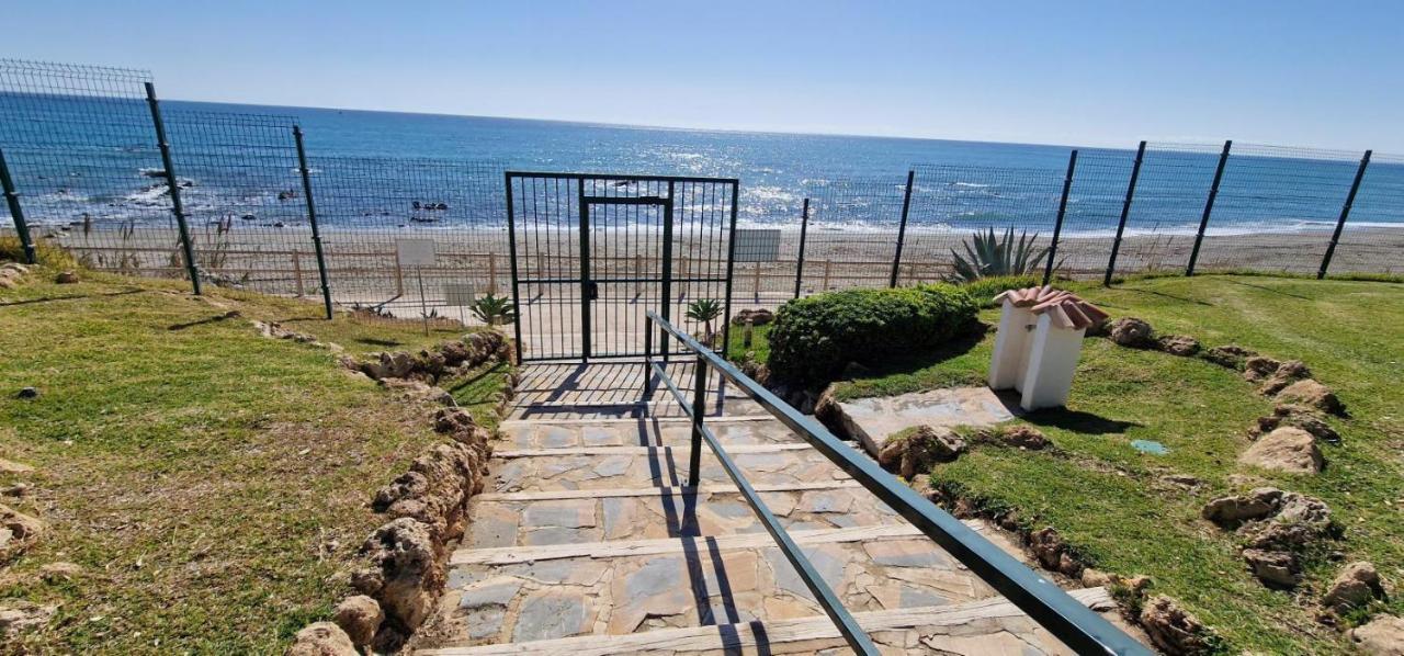 Casares Del Mar Luxury Apartment Малага Экстерьер фото