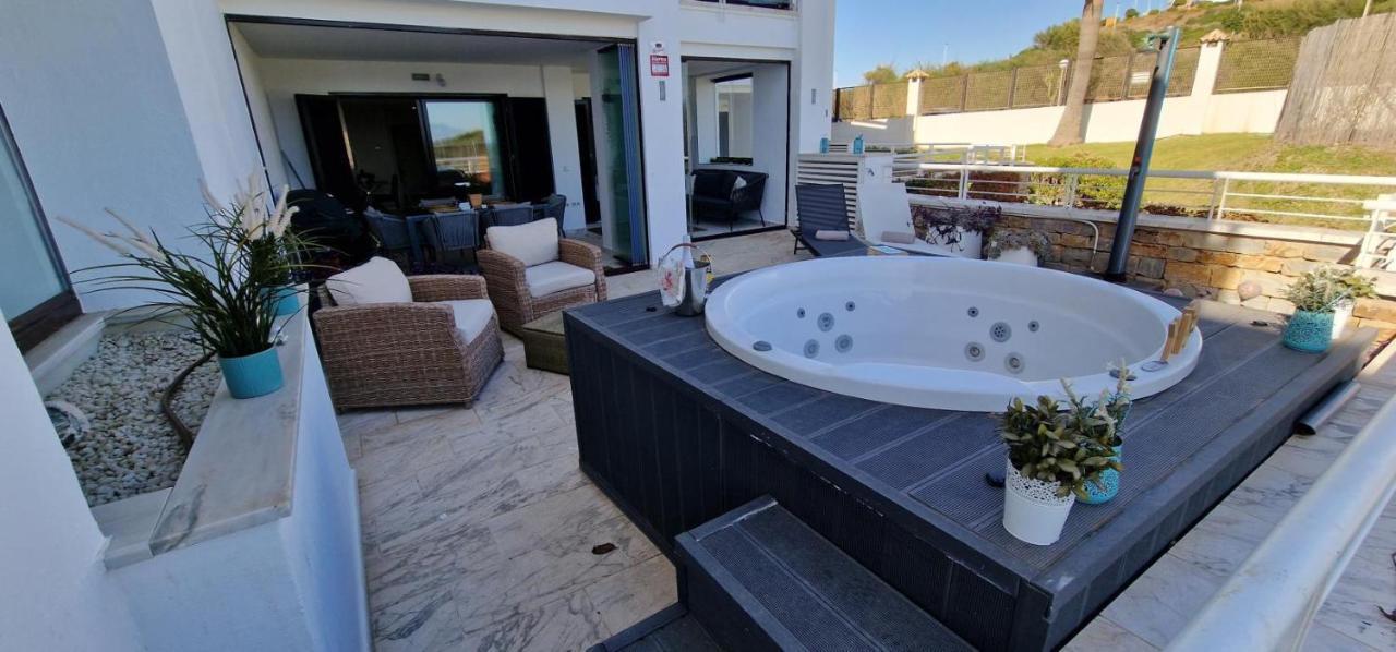 Casares Del Mar Luxury Apartment Малага Экстерьер фото
