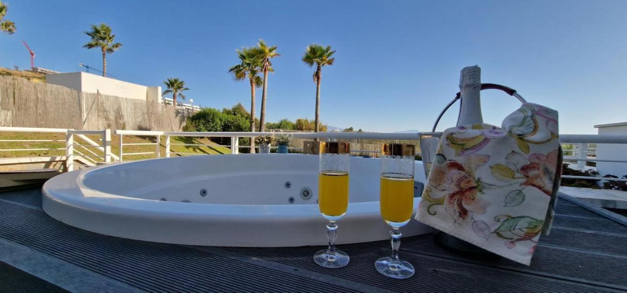 Casares Del Mar Luxury Apartment Малага Экстерьер фото