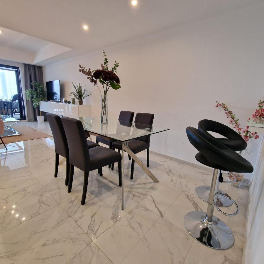 Casares Del Mar Luxury Apartment Малага Экстерьер фото